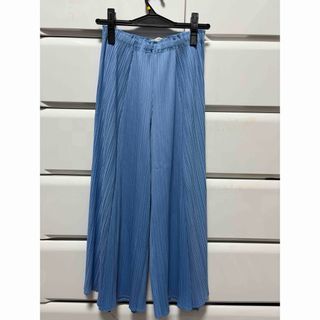 PLEATS PLEASE ISSEY MIYAKE（カジュアルパンツ）のフリマアイテム一覧