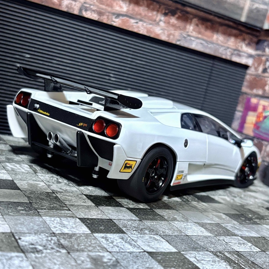 AUTOart - ワンオフカスタム 1/18 AUTOart ランボルギーニ ディアブロ