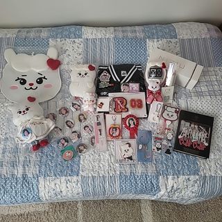 NiziU りおちゃんグッズまとめ売り NiziU - NiziU リオ グッズ まとめ