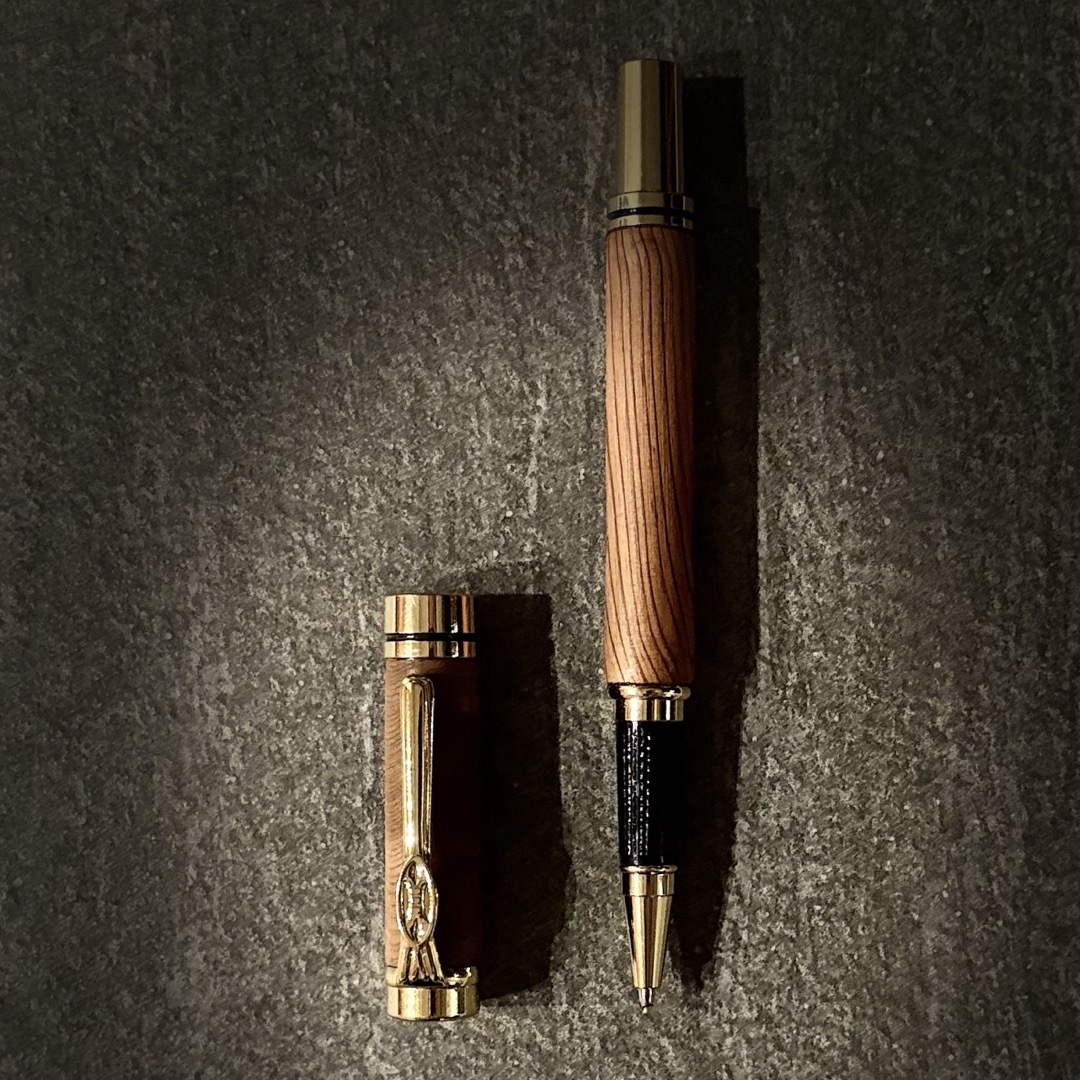 屋久杉（瘤.コブ）超貴重ボールペン。