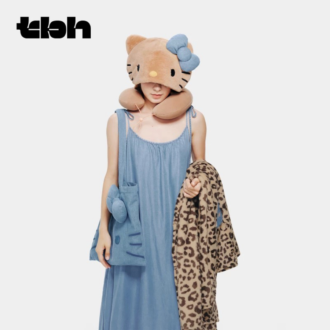 海外限定Hello Kitty x TBH フード付き ネックピロー