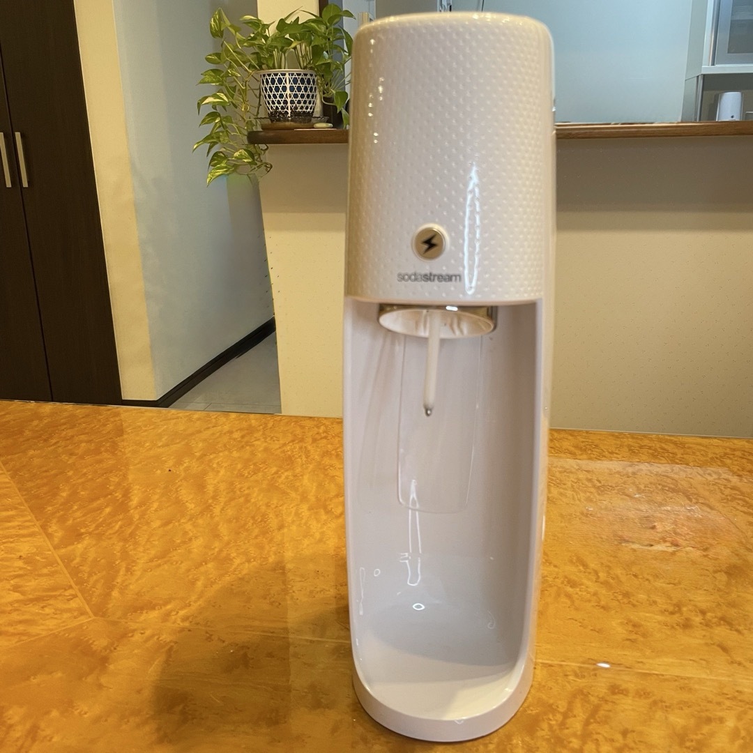 Sodastream One Touch 満タンガスシリンダー2本、ボトル2本