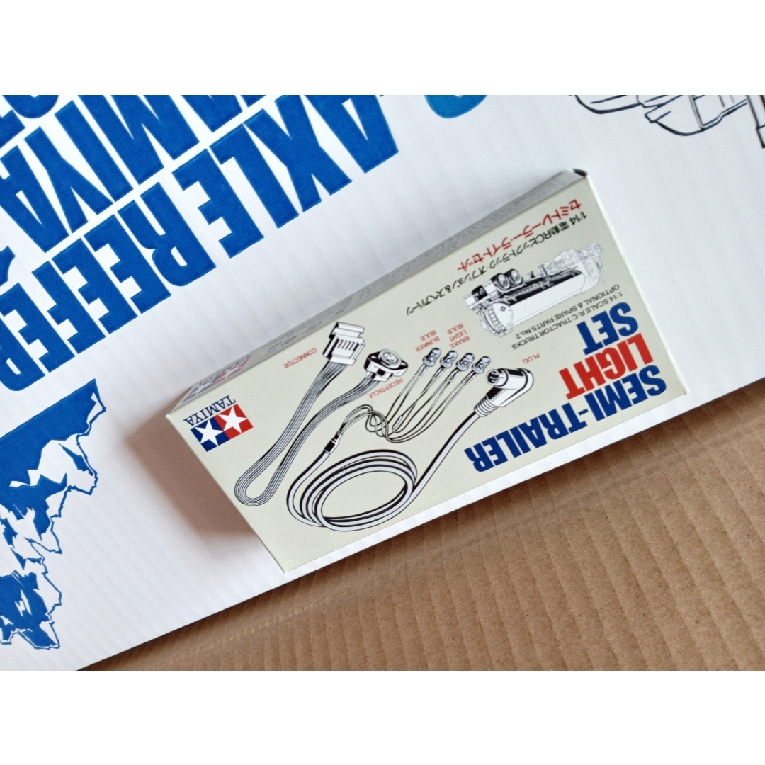 ライトセット付) TAMIYA 1/14 3軸リーファー・セミトレーラーの通販 by