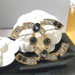 PRADA - PRADA ブローチの通販 by w.y's shop｜プラダならラクマ