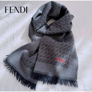 FENDI - FENDI フェンディ ズッカ刺繍ロゴ ウールマフラー ピンクの