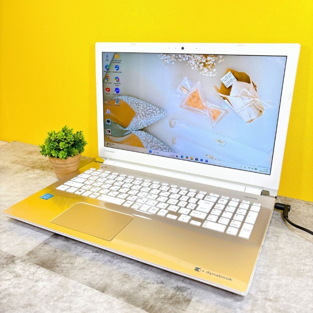 dynabook - ほぼ美品✨おしゃれゴールド❣快適SSD✨カメラ付き フルHD