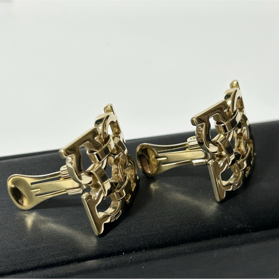 Salvatore Ferragamo - 美品 フェラガモ 4連ガンチーニ イヤリング