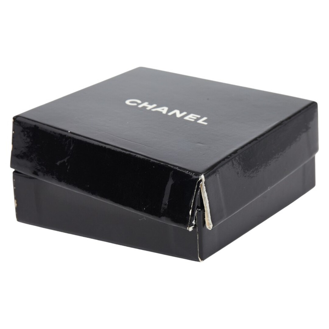 CHANEL - 美品 シャネル ネームプレートモチーフ ブローチ メタル