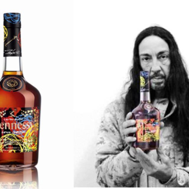 直筆サイン入り】ヘネシー V.S リミテッドエディション by Futura