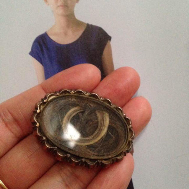 uk アンティークブローチ モーニングジュエリー B1477の通販 by もやし