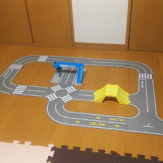 トミカタウン つながる道路 立体交差&歩道橋セットの通販 by A☆S's