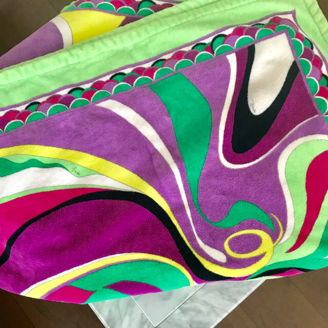 EMILIO PUCCI／エミリオプッチ大判バスタオル EMILIO PUCCI(エミリオ