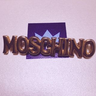 MOSCHINO（ブローチ/コサージュ）のフリマアイテム一覧