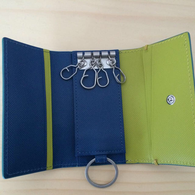 Paul Smith（ポールスミス）の「ブライトストライププラー スマート