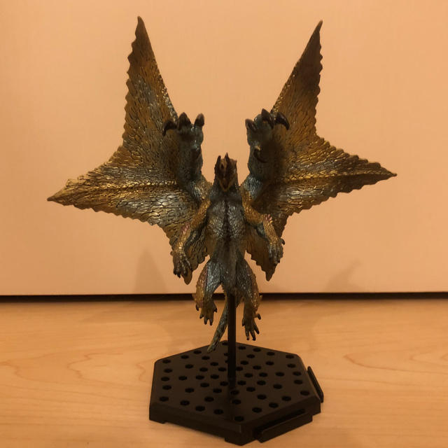 天廻龍シャガルマガラフィギュア 箱無し モンスターハンター 天廻龍