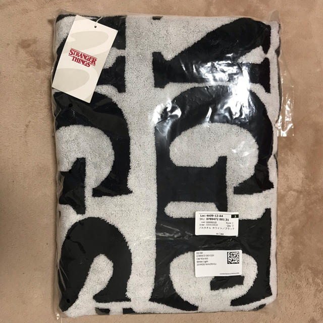 H&M - 【新品】H＆M ストレンジャーシングス バスタオルの通販 by LILY