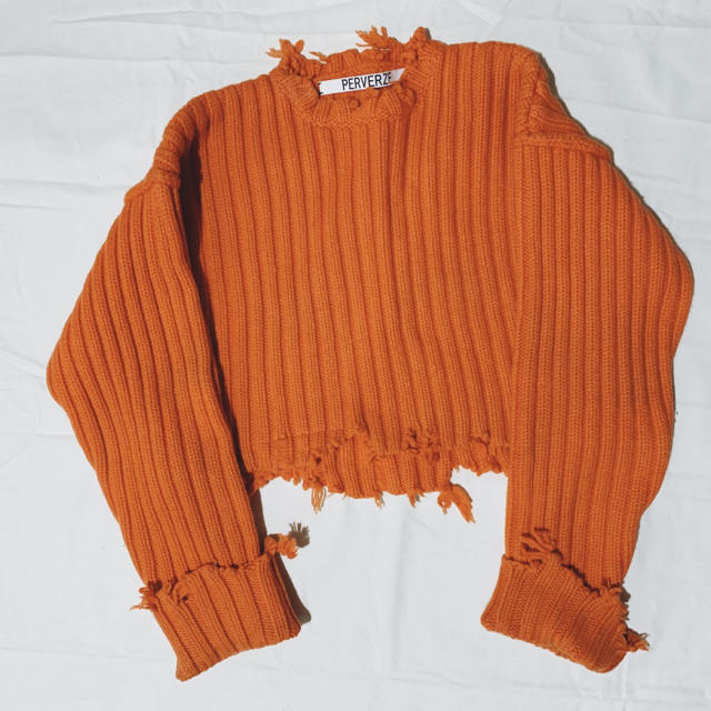 PERVERZEウールニット帽 黒・オレンジ perverze ニット オレンジ