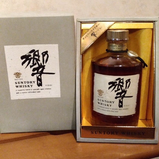 サントリー響 17年初期裏ゴールドラベル700ml ウイスキー 響 17年 裏