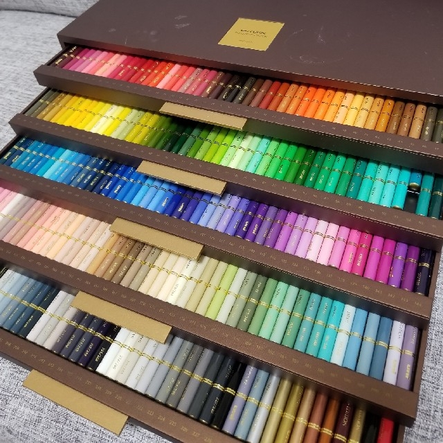 限定品】ユニカラー 240リミテッドエディション 色鉛筆の通販 by pipi
