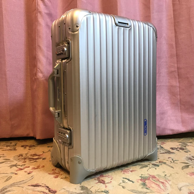 RIMOWA トパーズ32L 2輪機内持ち込みサイズ