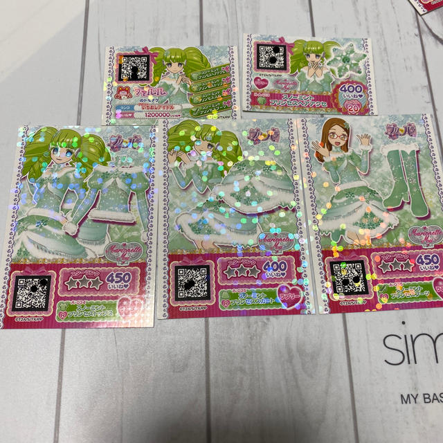 白*様 プリパラ台湾版プリチケ 版権絵 おねむのファルル マリオネット