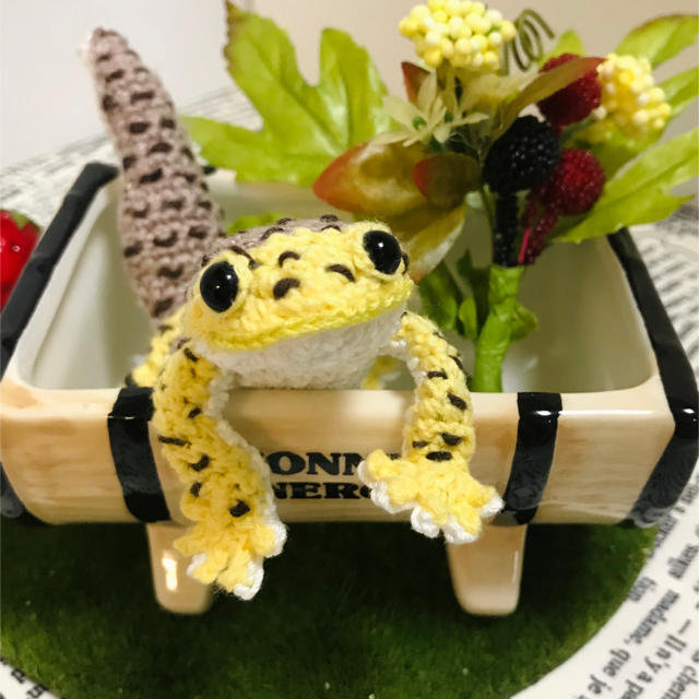 ヒョウモントカゲモドキ （ハイイエロー風）レオパあみぐるみの通販 by
