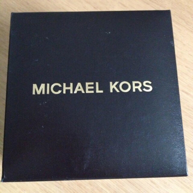 今だけお値下げ中）志麻 Violet缶バッジシマエナガ 限定！今だけの