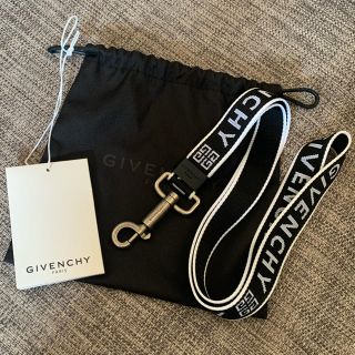 GIVENCHY（キーホルダー）のフリマアイテム一覧
