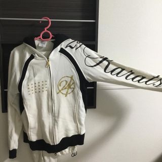 24karats（ホワイト/白色系）のフリマアイテム一覧