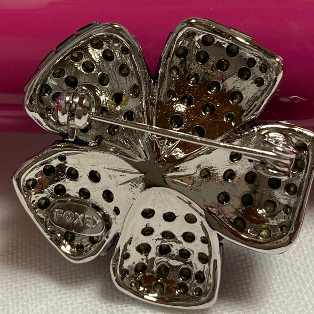 フォクシーさくらブローチ銀座限定アンティーク調FOXEY クリスタル