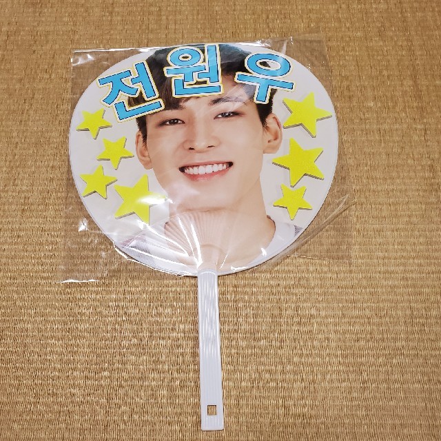 SEVENTEEN SEVENTEEN ウォヌ うちわ (4種) u0026 アクキーおまけ付き