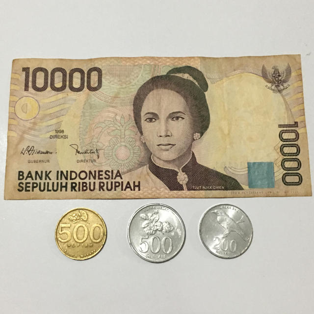 インドネシア 旧紙幣 10000ルピア RUPIAH 1枚 貨幣 の通販 by Platypus