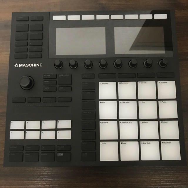 超美品MASCHINE MK3 ハードウェアシリアルID有り 検Roland Native