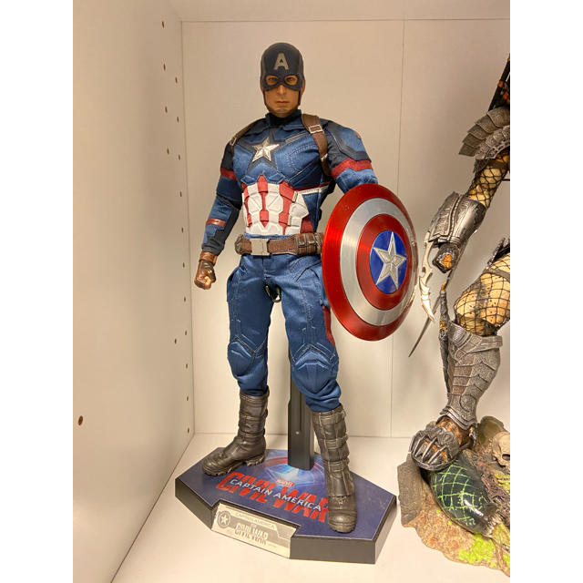 新品未開封 ホットトイズ シビルウォー キャプテンアメリカ ホークアイ