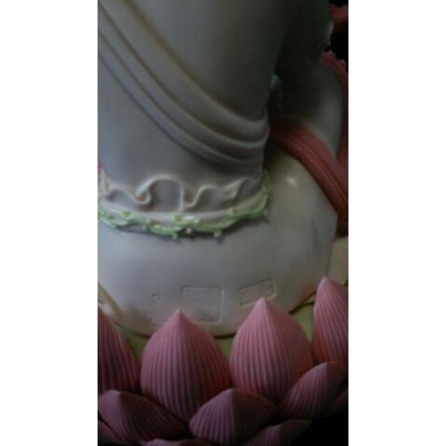 中国古玩/彩色蓮上観音菩薩坐像/保存箱付/