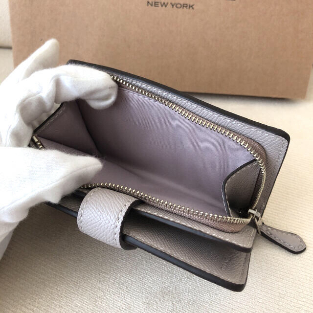タグ付き新品☆COACH コーチ 二つ折り財布 ライトグレー COACH 二