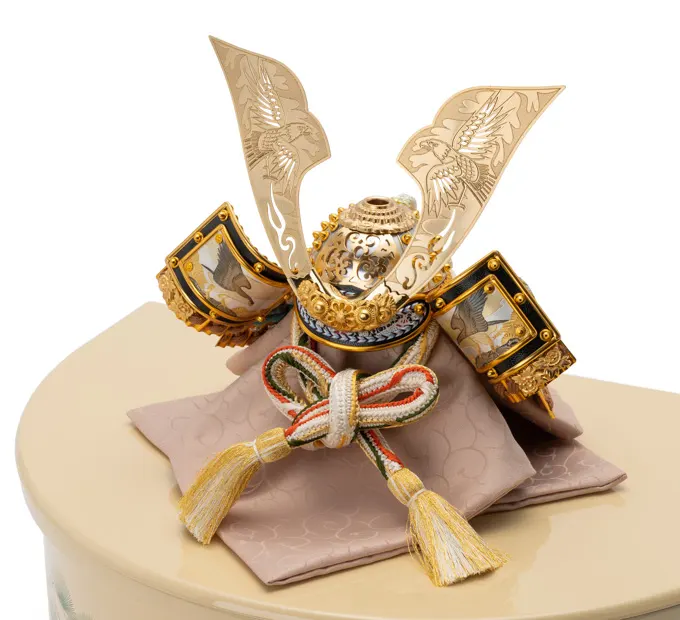 五月人形「金色に四君子の兜（収納タイプ）」｜五月人形の通販 ふらここ