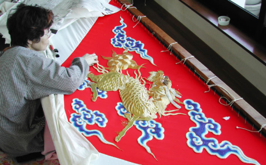 額装用 日本刺繍 「花かご」台生地「赤」×額装「シルバー」 刺繍 伝統