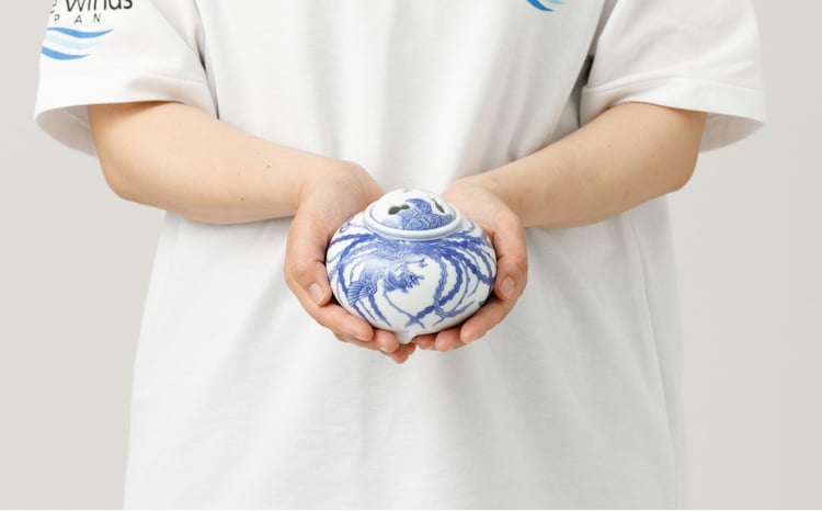 辻精磁社】有田焼／染付 瑞雲鳳凰文 香炉(極真焼) - 佐賀県NPO支援