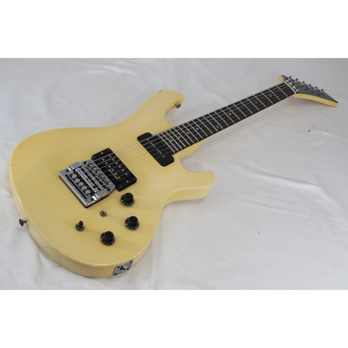 ノーブランド ストラトキャスター ギブソンピックアップ ノーブランド