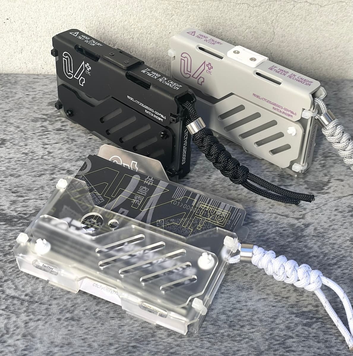 ビジネスマンなら、名刺は“装甲”で守れ ブランド「中央町戦術工芸