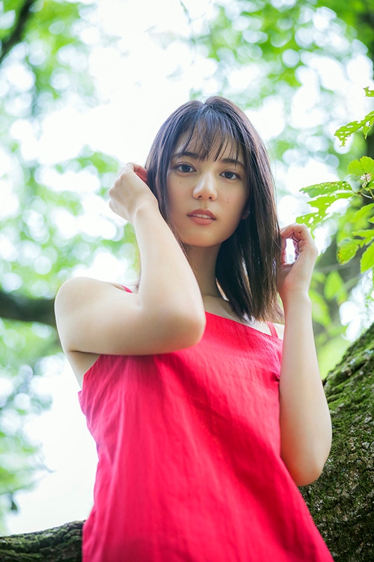 小坂菜緒 1st 写真集(仮)Loppi・hmv限定カバー版 : Nao Kosaka