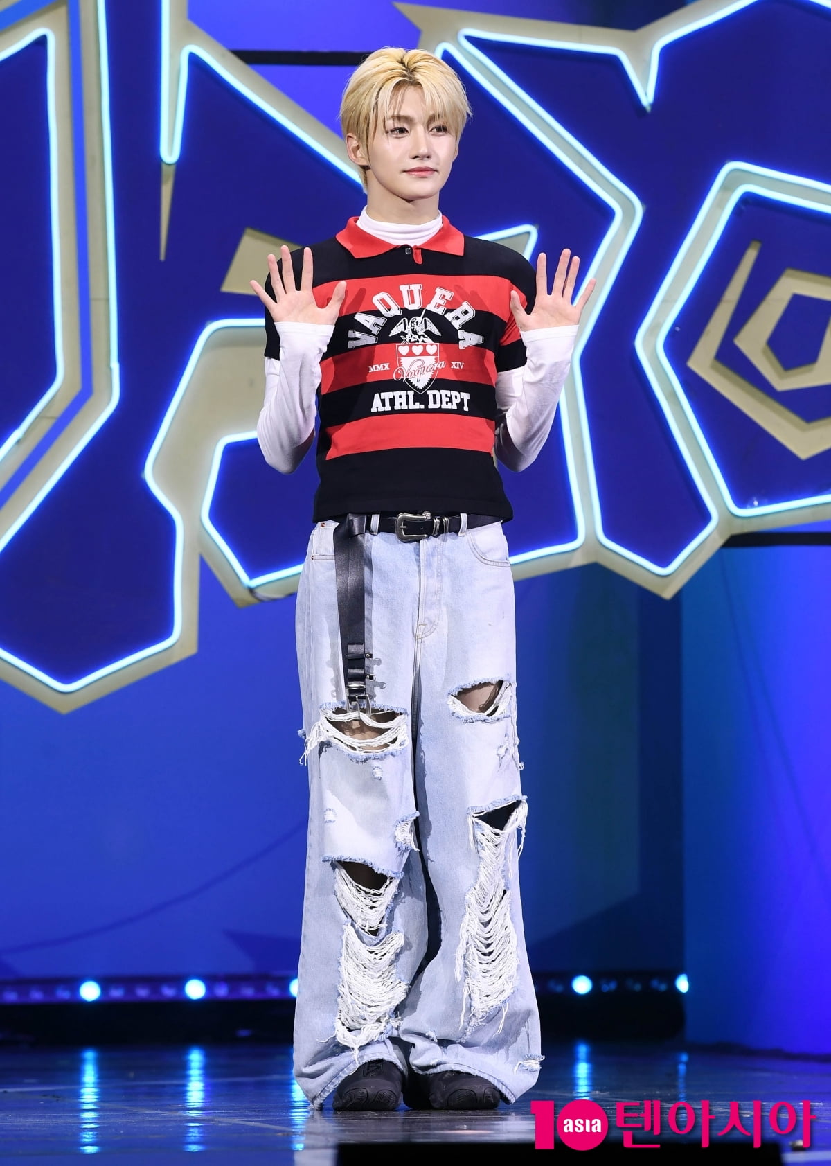 TWSのジフン、ミニ4集『play hard』ショーケースで魅力発散