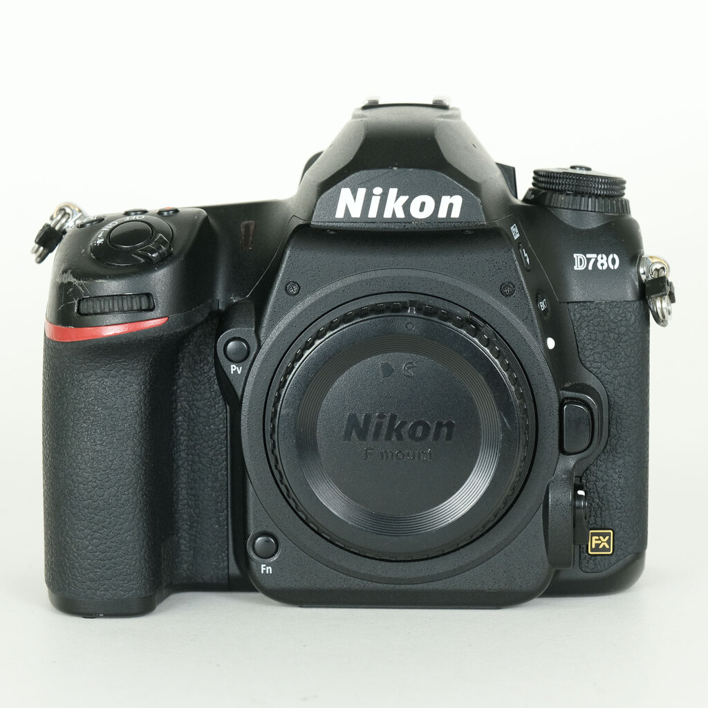 ❤即購入1000円OFF❤極美品❤ Nikon D5600 ダブルズームキット ❤即