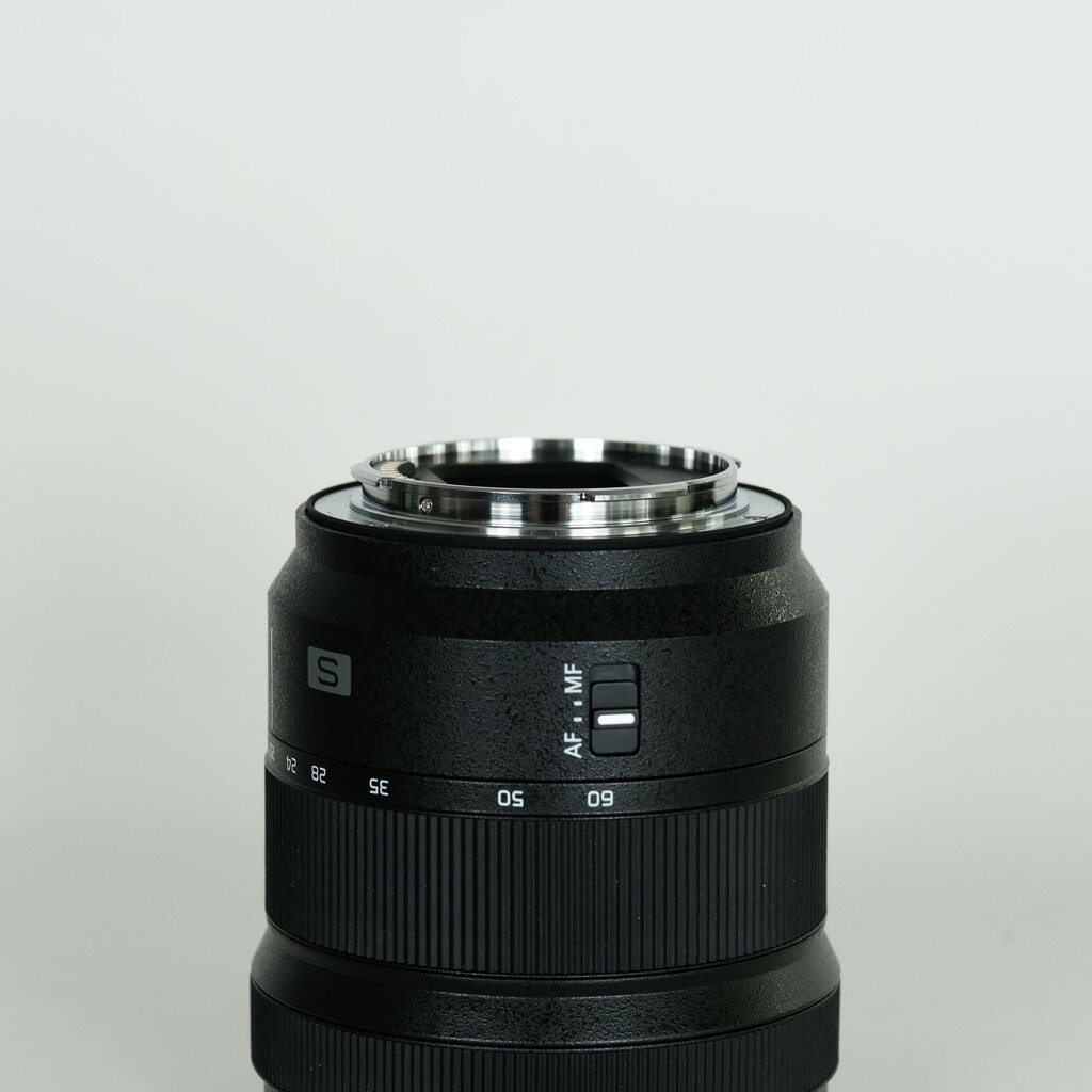 Panasonic LUMIX S 20-60mm F3.5-5.6の出品 | ONE SCENE（ワンシーン）