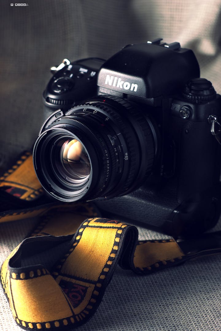 ☆極美品☆ニコン Nikon F5 ボディ 専用ストラップ付 ☆完動品