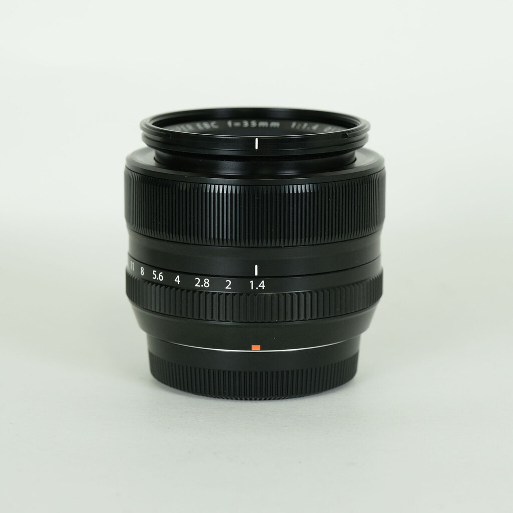 Fujinon XF35mm F1.4 レンズ Amazon.com : Fujifilm XF35mmF1.4 R