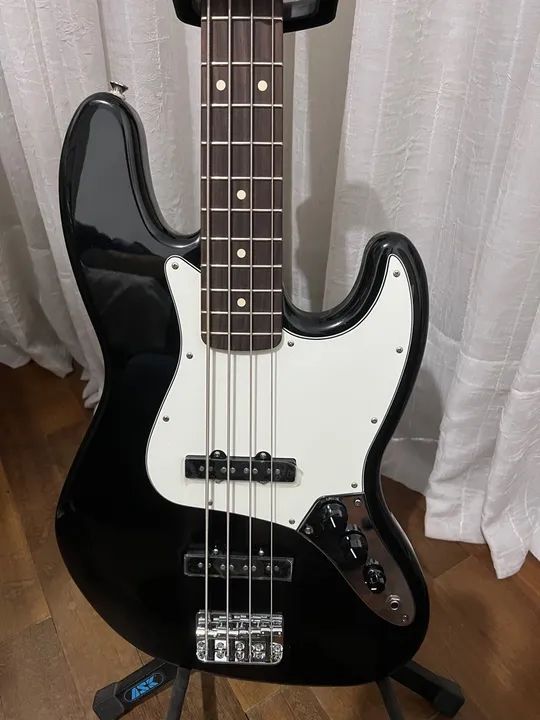 Fender Jazz Bass Standard Mexicano. - Instrumentos musicais