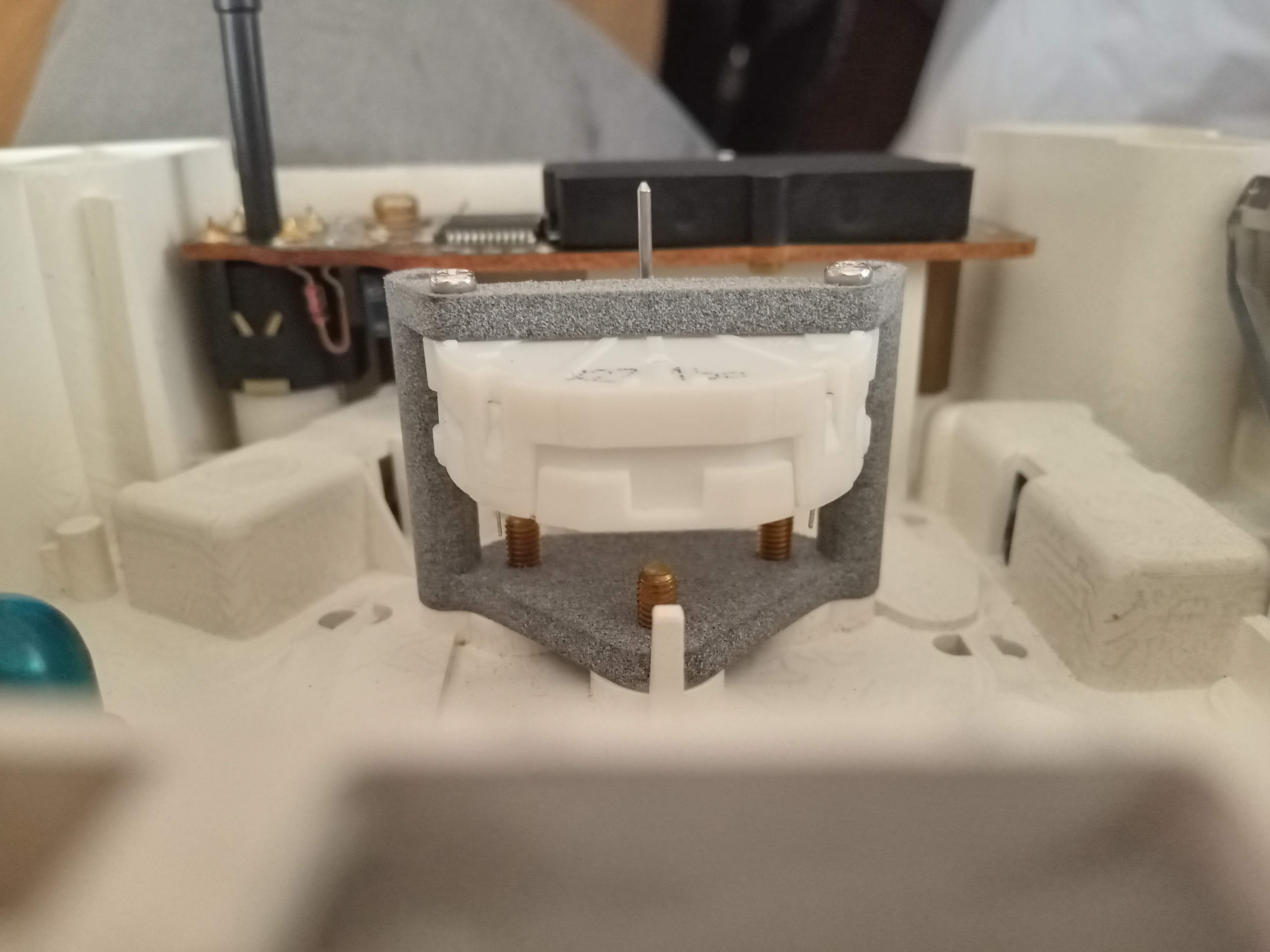 R32スカイライン用 ステッピングモーター式タコメータステー - DMM