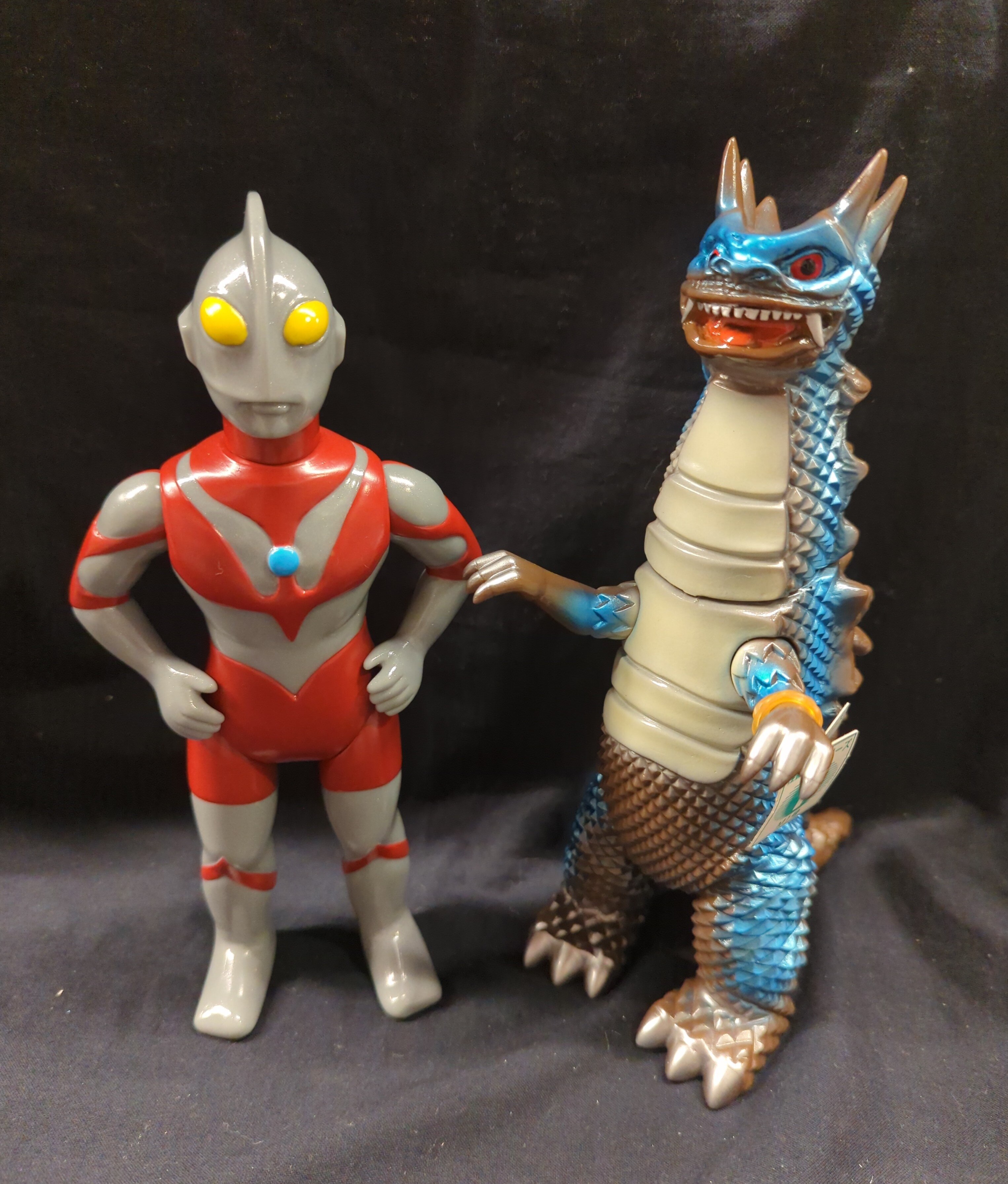 M 1号 大怪獣対決セット ウルトラマンAタイプ対レアカラーベムラー